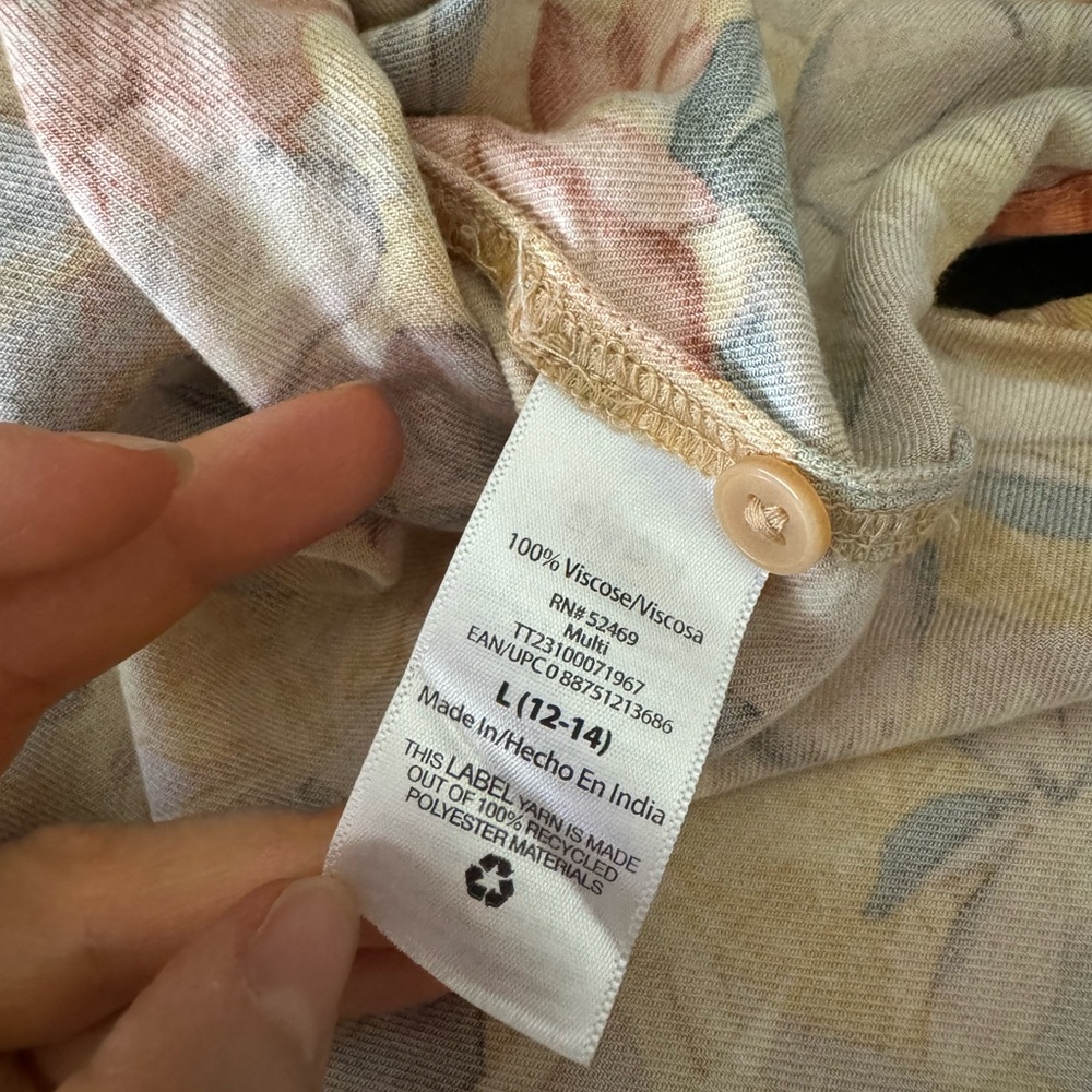 Hawaiian flower blouse - Picture 15 of 15